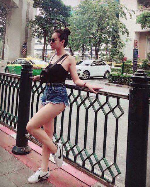 Áo hai dây quai mảnh
