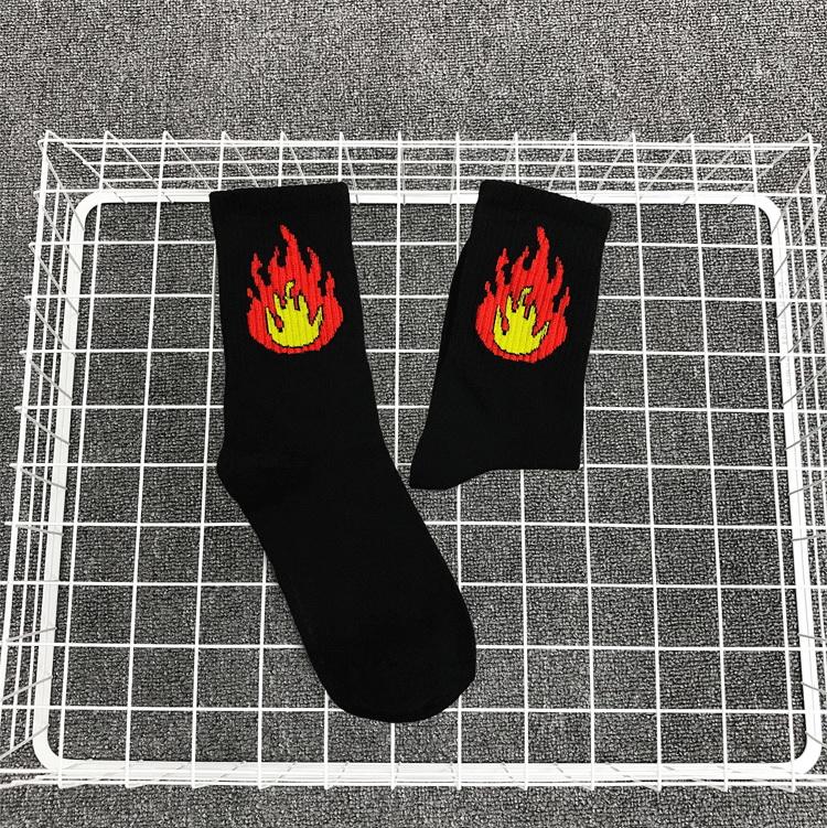 [HCM SHIP NHANH]Vớ ngọn lửa unisex Hàn Quốc cổ cao (màu đen)