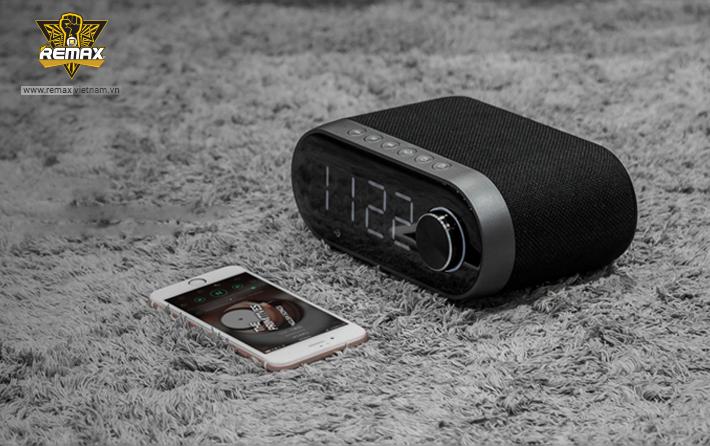 Loa Bluetooth kiêm đồng hồ báo thức Remax RB-M26