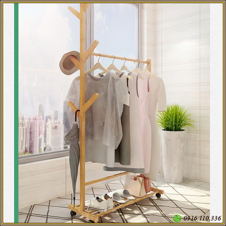 Cây, giàn treo quần áo bằng gỗ loại có bánh xe cao cấp mẫu mới nhất