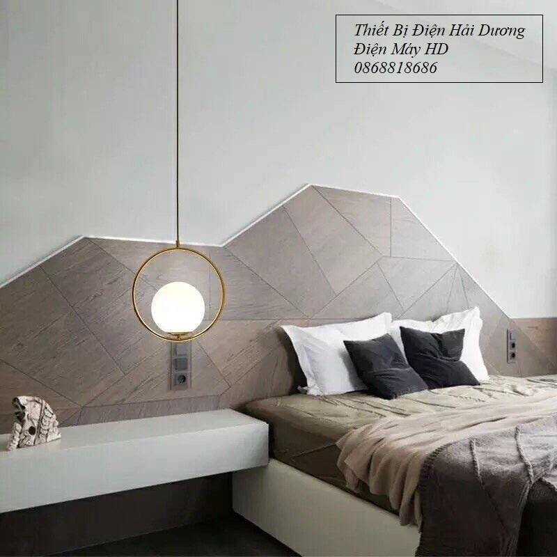 Đèn thả trần decor hình mặt trăng vòng vàng TN158