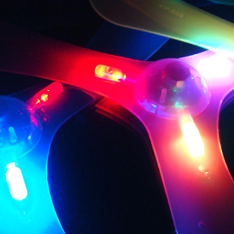 [HCM SHIP NHANH]Boomerang 3 cánh V.5 (Có Đèn Led, Màu Hồng)