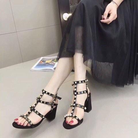 Sandan tán đinh valentino full box(ảnh thật phía sau)