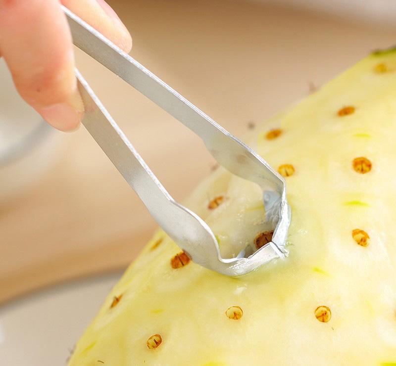 Dụng cụ gắp mắt dứa siêu thần tốc