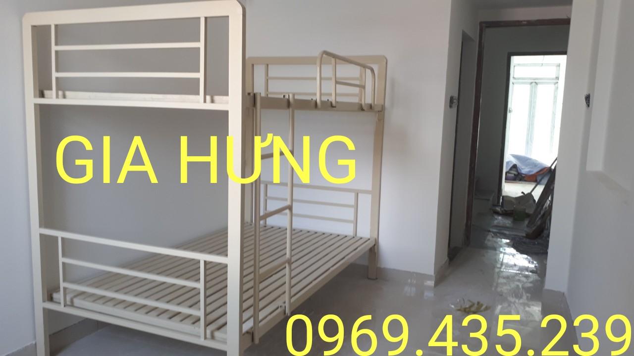 Giường tầng sắt hộp 3x6 màu kem ngang 1m