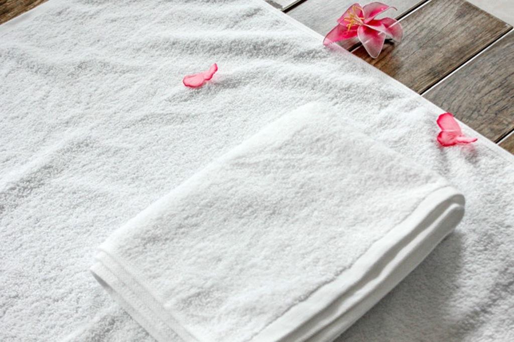 Bộ 2 Khăn tắm Khách sạn 100% cotton  60X120cm ( Trắng)