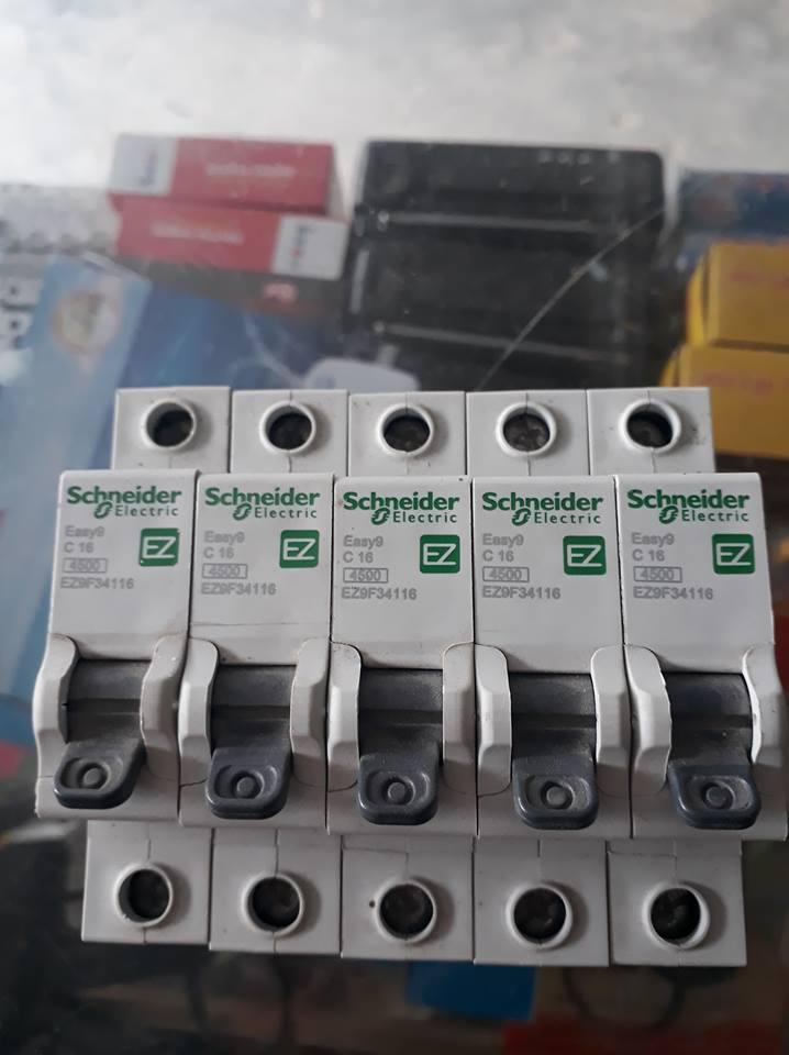 Át 2 cực Panasonic 32A