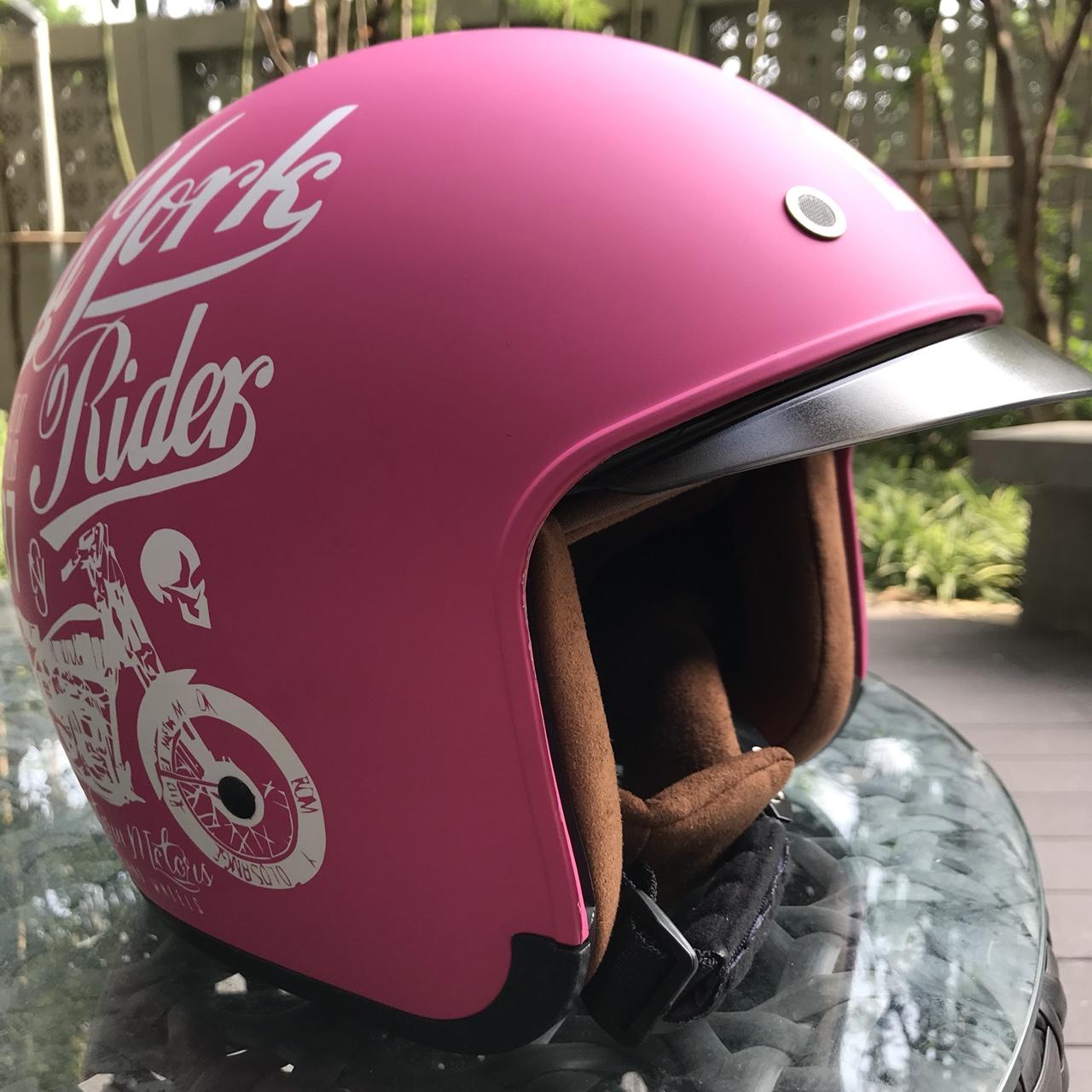 Nón bảo hiểm trùm 3/4 đầu kính âm cao cấp -  Royal M139 tem V8 Hồng - Hàng chính hãng - Bảo hành 12 tháng