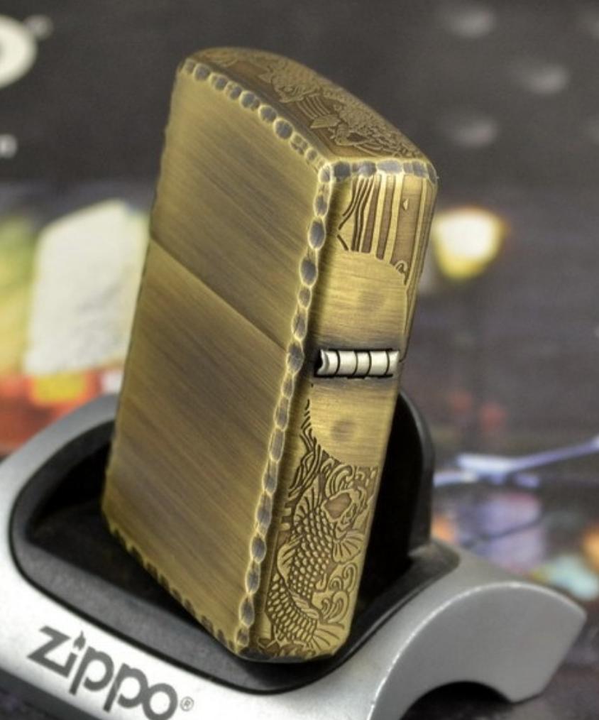 Bật lửa Zippo đồng armor viền hông cá chép