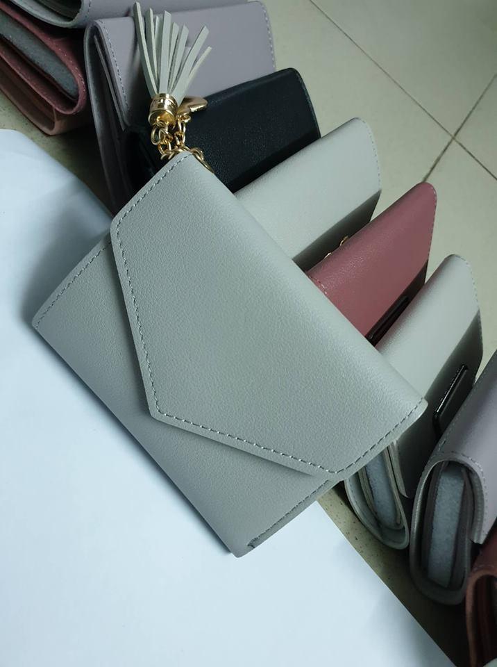 Ví nữ mini cầm tay móc rua tua siêu kute
