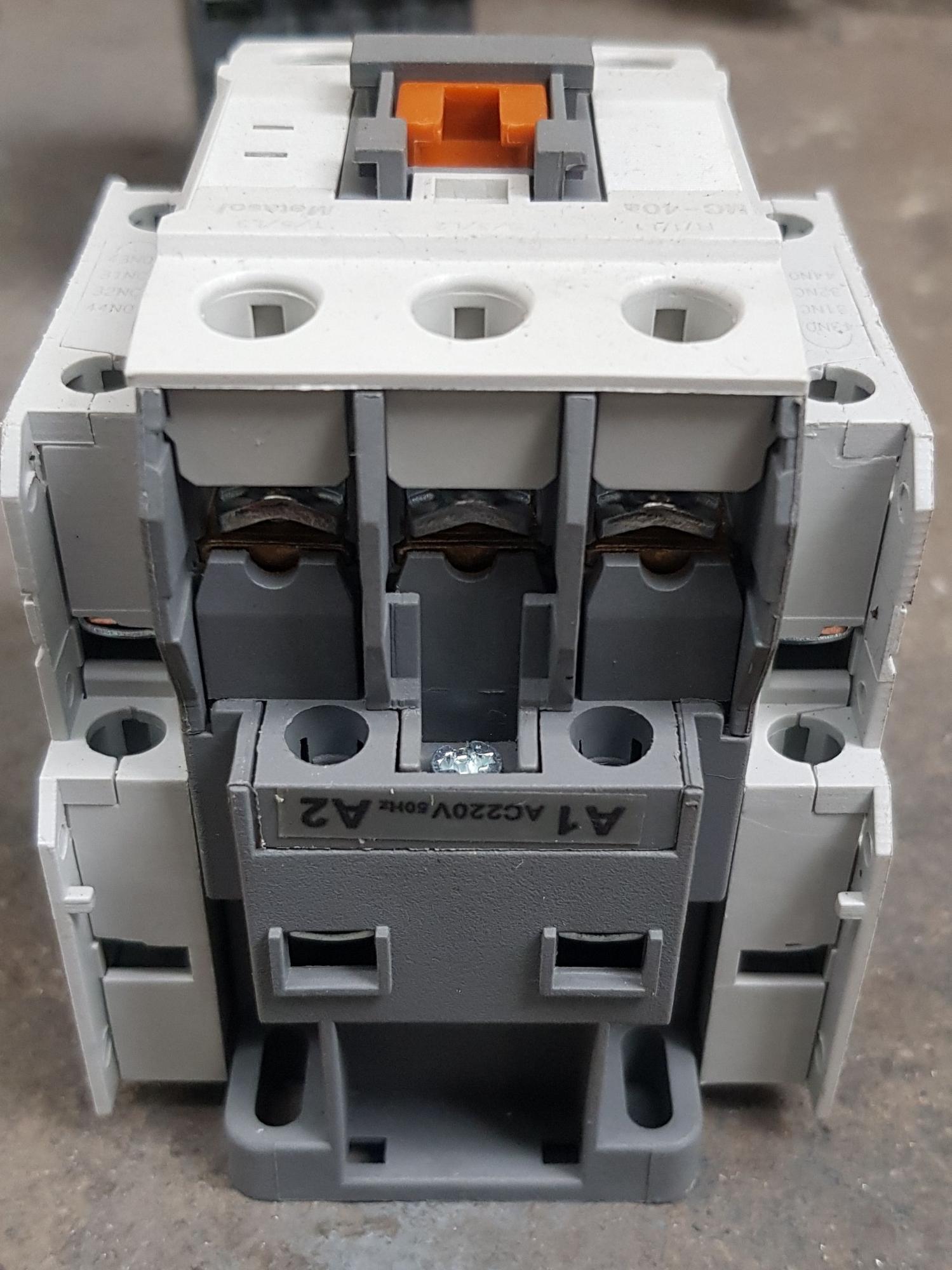 Khởi Động Từ MC 40A