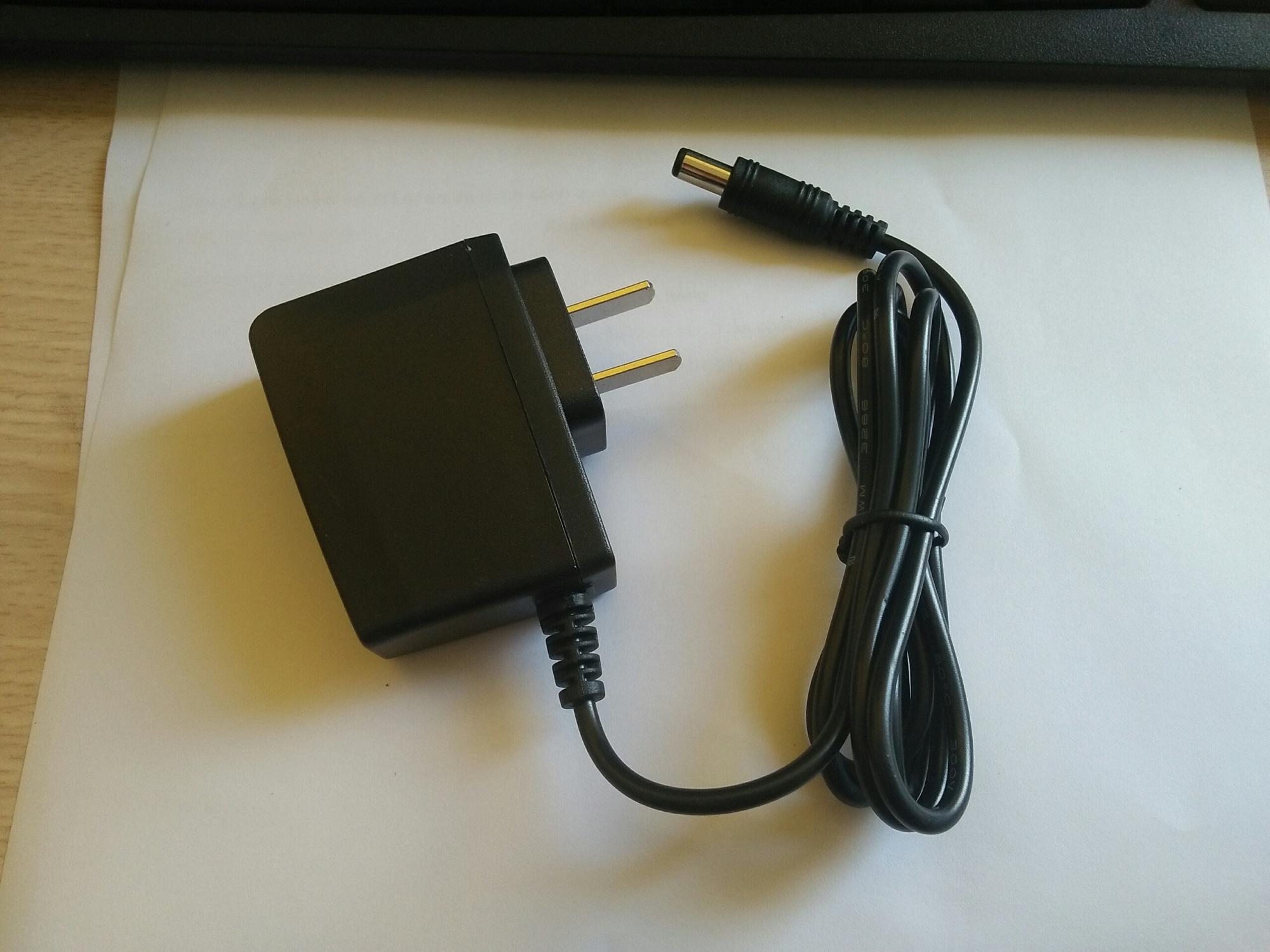 Sạc pin cho máy trợ giảng Aker