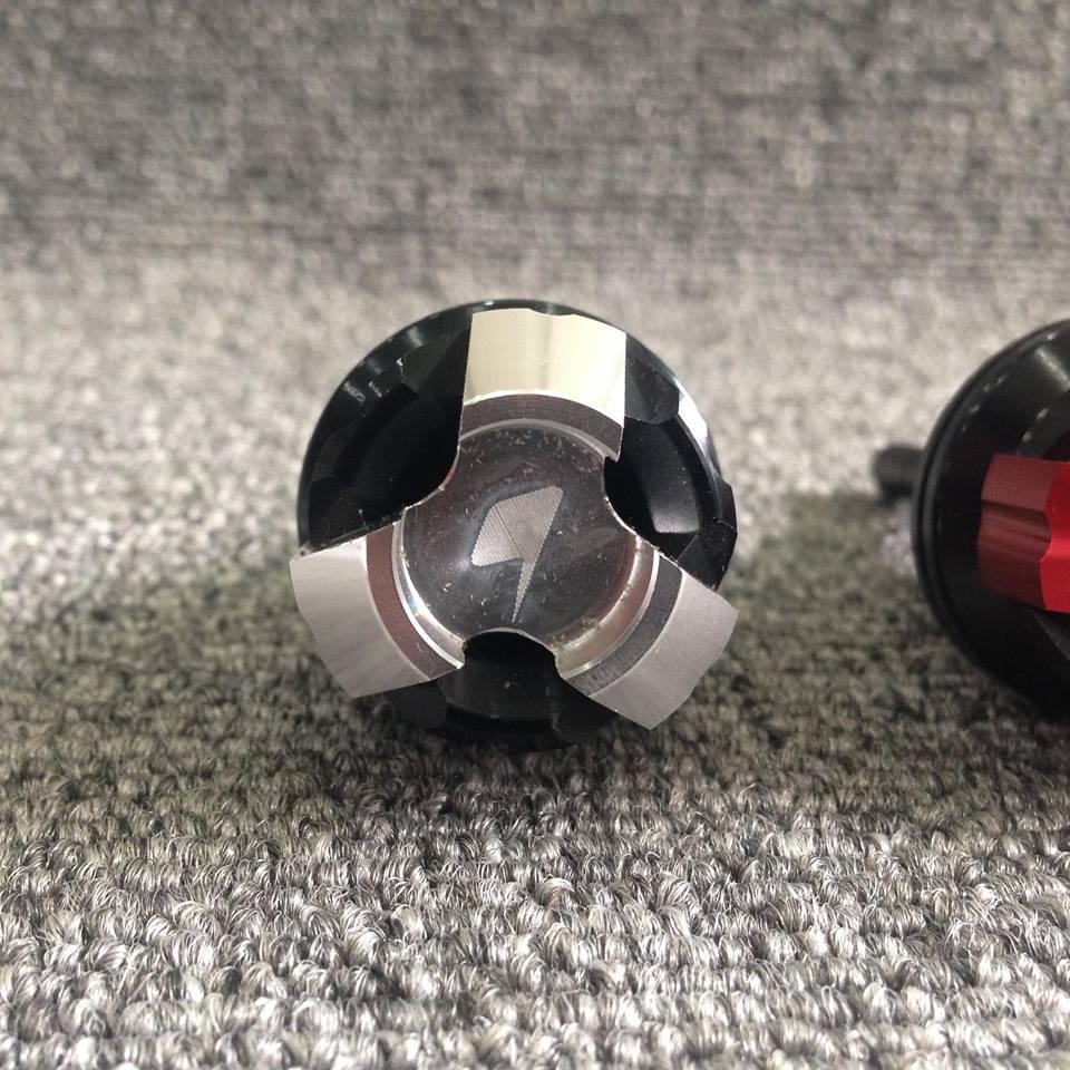Ti Thăm Nhớt  (Nắp thăm Nhớt) Nhôm CNC