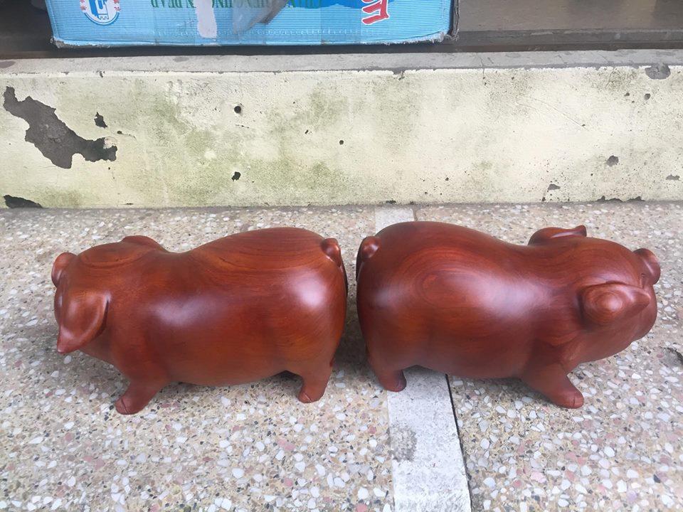 đôi tượng lợn gỗ hương