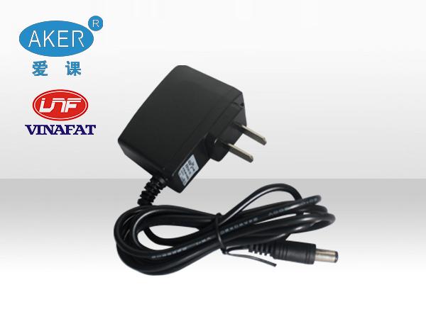 Sạc pin cho máy trợ giảng Aker