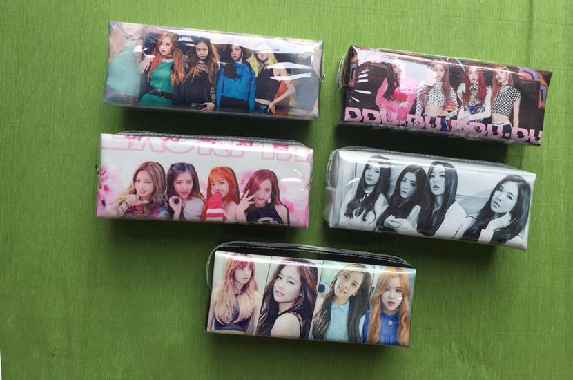 Bóp viết in hình Black pink tặng 1 móc khóa Black pink bất kỳ