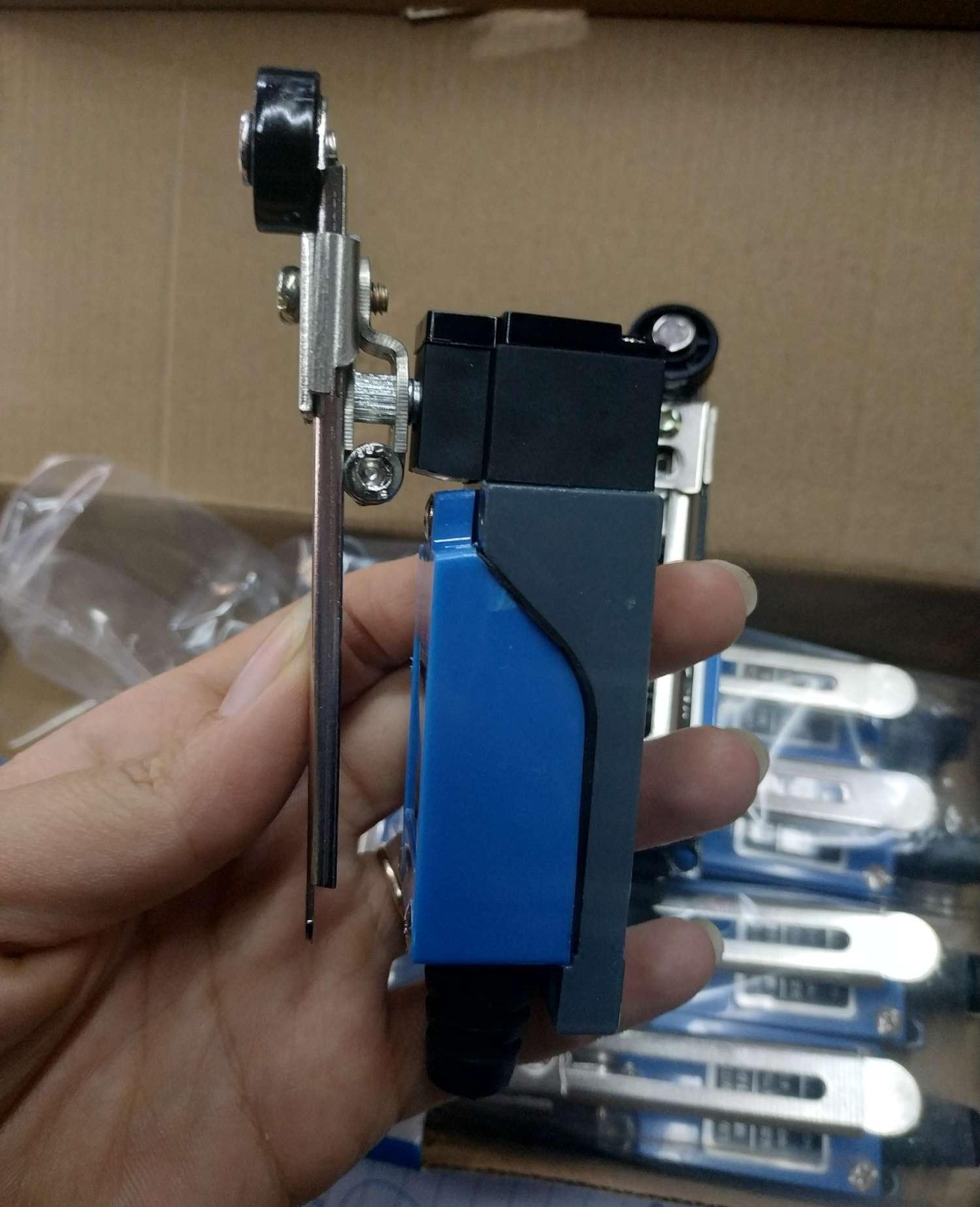 Công Tắc Hành Trình Dài 8108