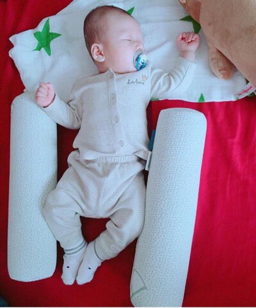 Bộ gối chặn, gối đầu sợi tre chống ngạt kháng khuẩn Bamboo Comfy Baby cho bé