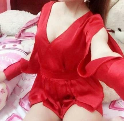 Jump ngắn xẻ tay dài
