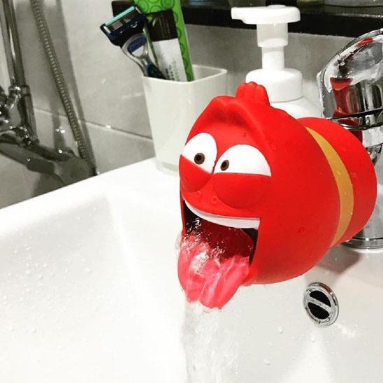 Vòi nước rửa tay sâu larva cho bé