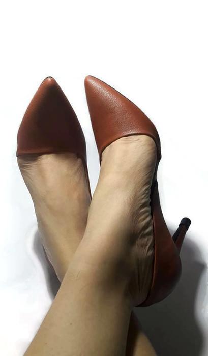 [SALE] Giày Augustino Da Sần Hở Eo Mũi Nhọn Gót Nhọn 9 Phân (Màu Nâu)