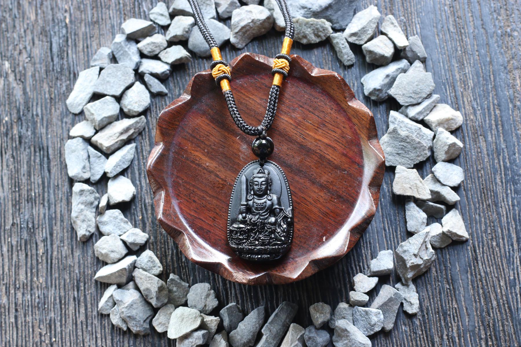 Mặt dây chuyền văn thù bồ tát đá obsidian 3.5x2.3cm - tặng dây đeo