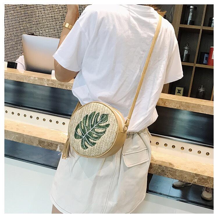 Túi cói đeo chéo hoạ tiết Vintage