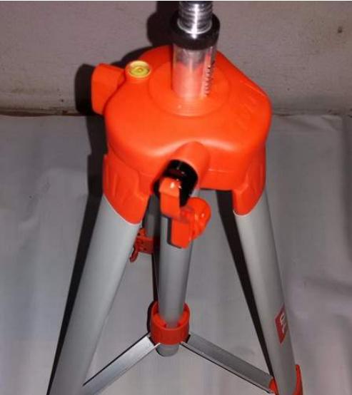 Chân máy cân mực laser