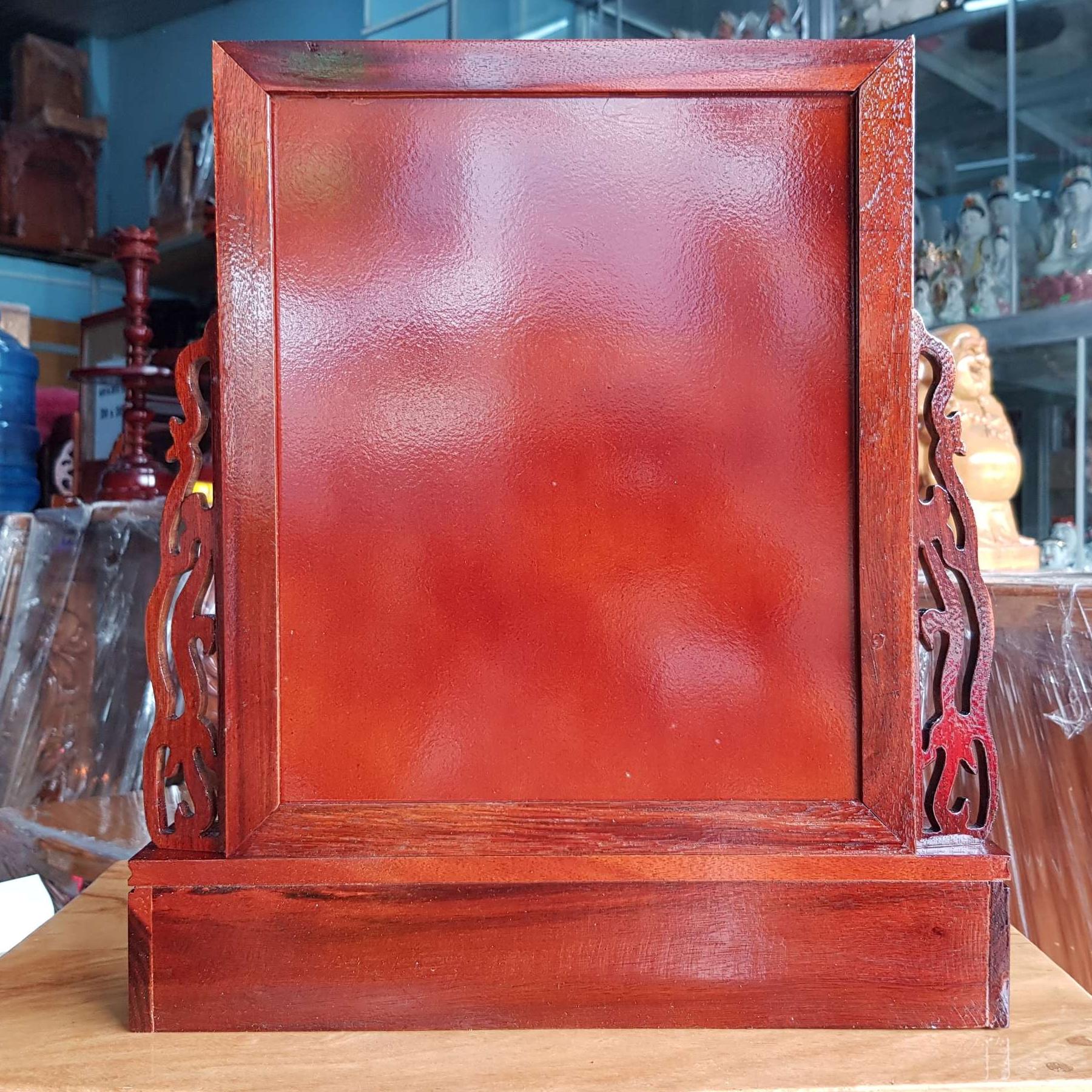 Khung hình thờ gỗ xà cừ