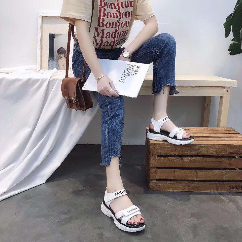 Sandal nữ quai ngang