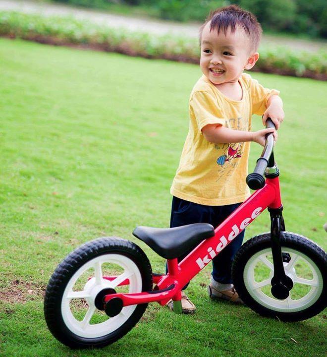 Xe thăng bằng Khung Nhôm Cao Cấp Kiddee Đỏ
