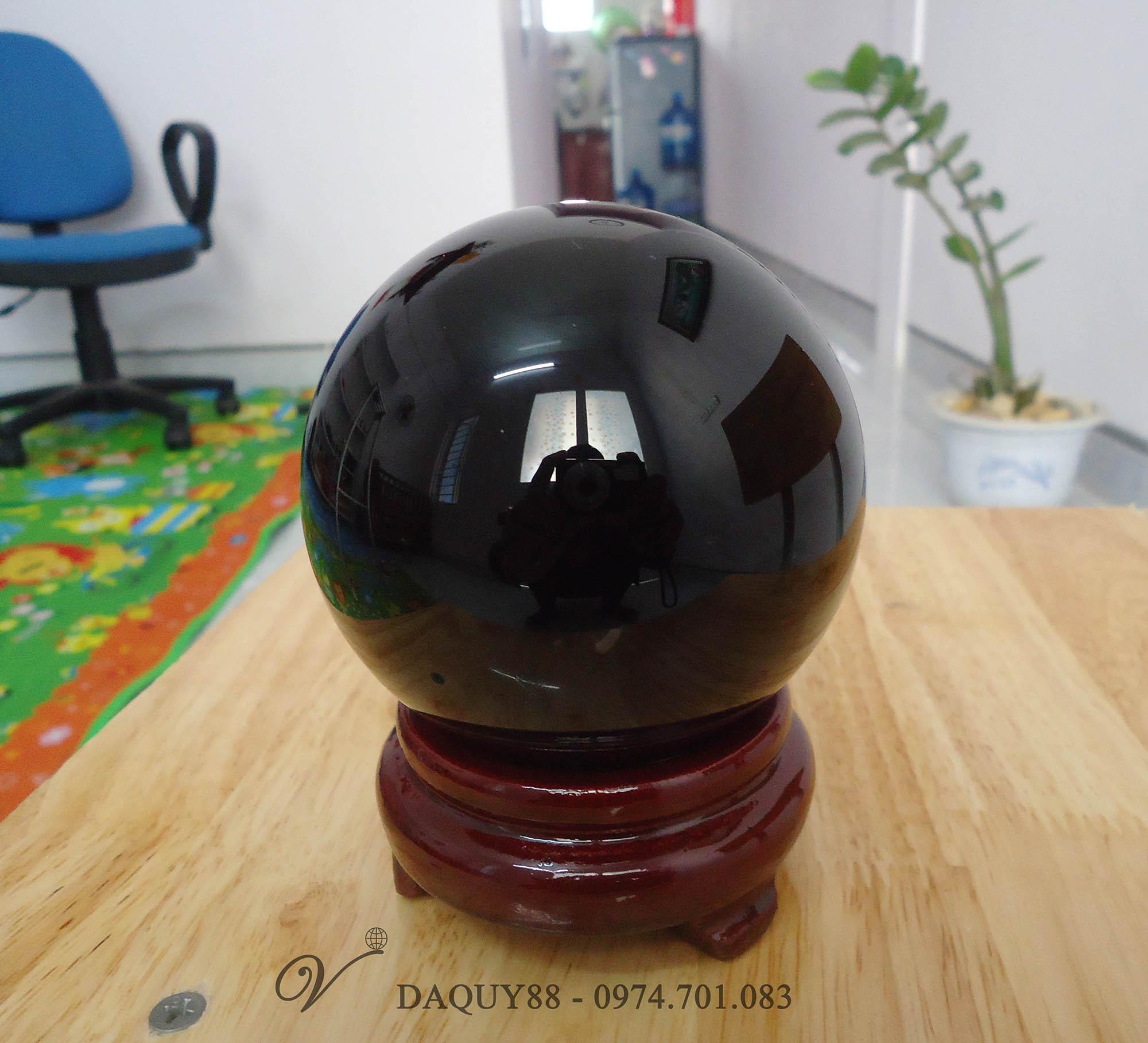 Quả cầu phong thủy đá núi lửa obsidian đen tự nhiên 9cm