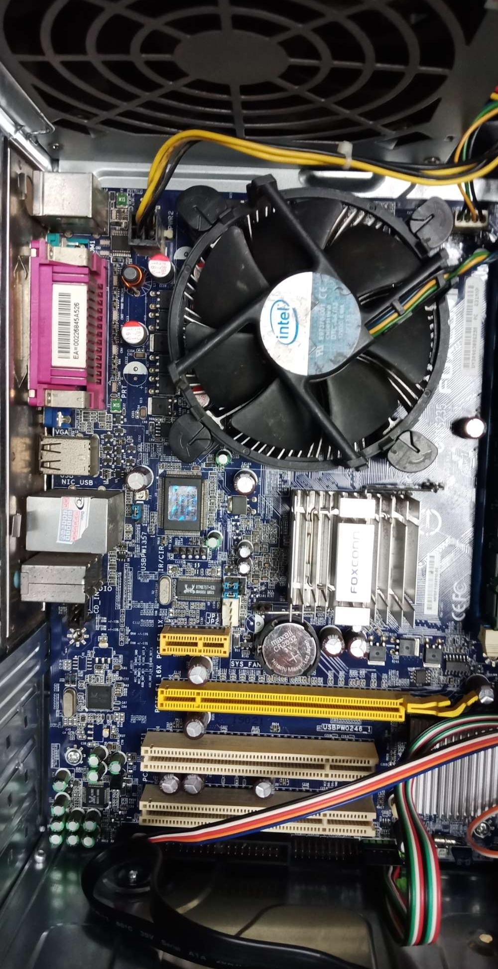 Thùng CPU máy tính bàn