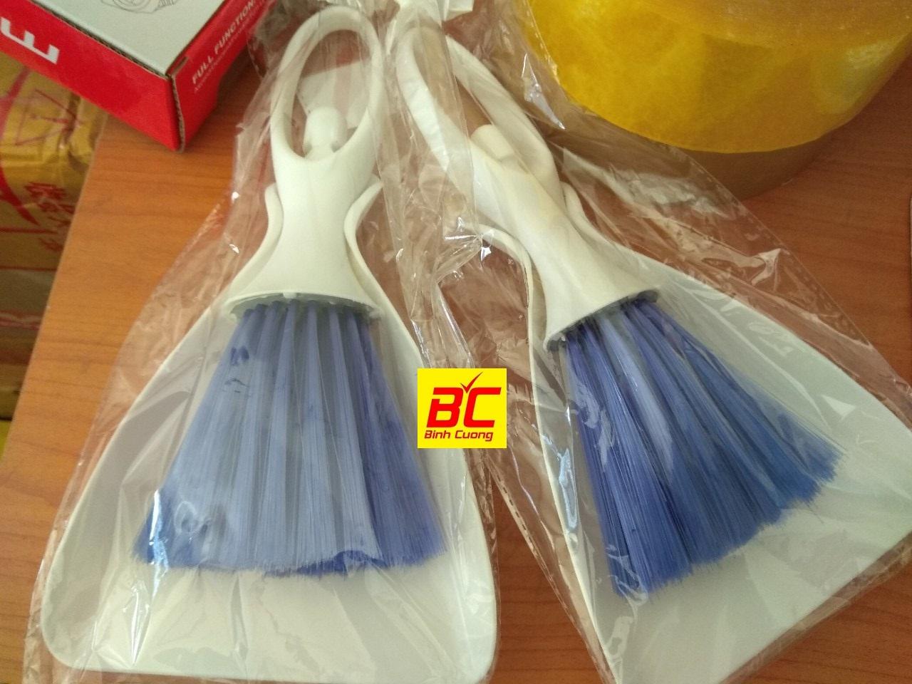 Bộ chổi quét vệ sinh oto