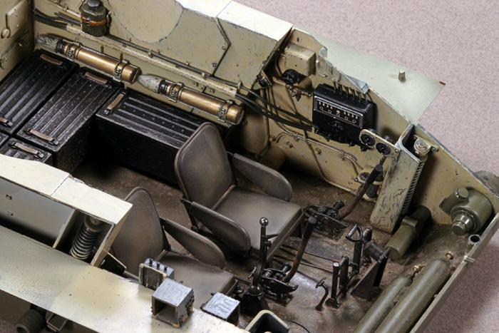 Mô hình lắp ráp - xe tăng T-34/85 MODEL1944