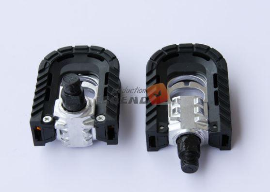 Pedal gập lõi kim loại