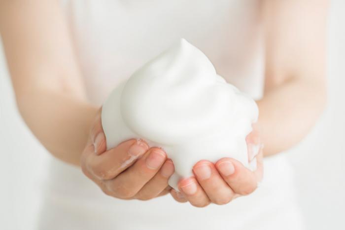Sữa Rửa Mặt Trắng Da Kose Softymo White Cleansing Wash 220g