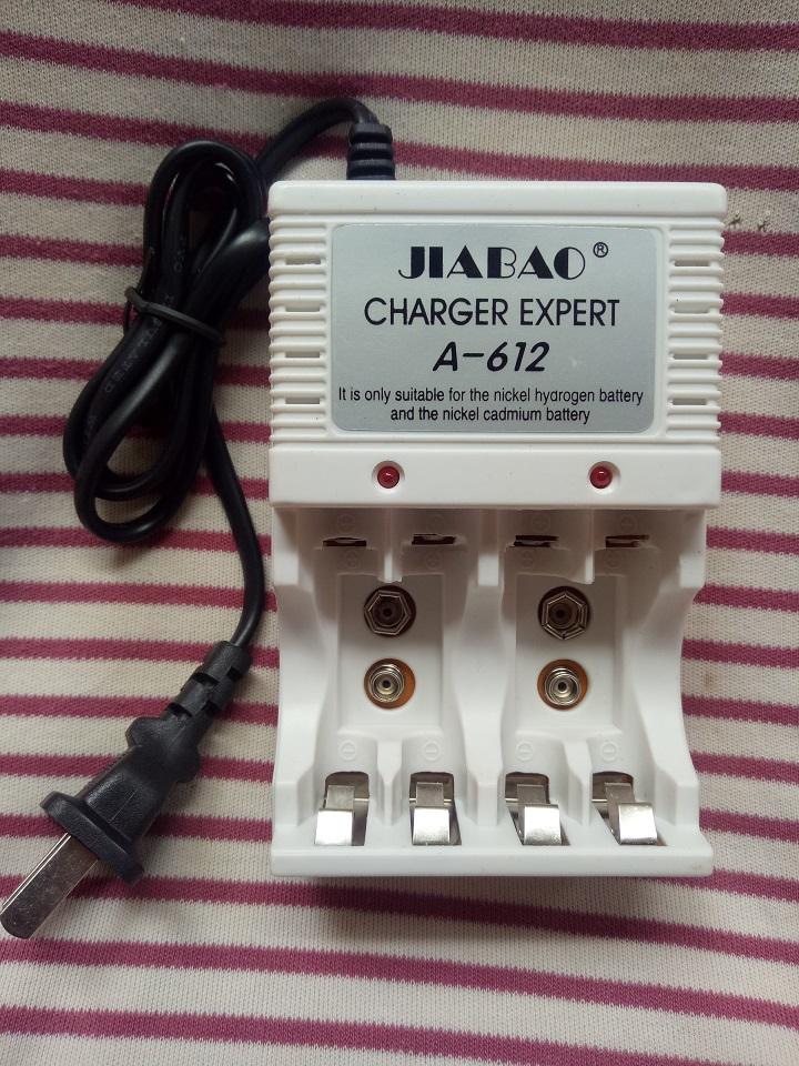 Sạc Pin đa năng Jiabao A612 (sạc pin 2A -3A, - pin vuông 9V)