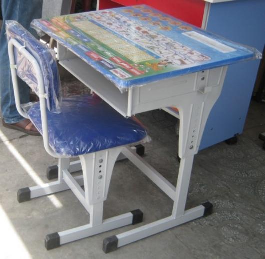 Bộ bàn ghế học sinh cho bé mầm non hoặc tiểu học
