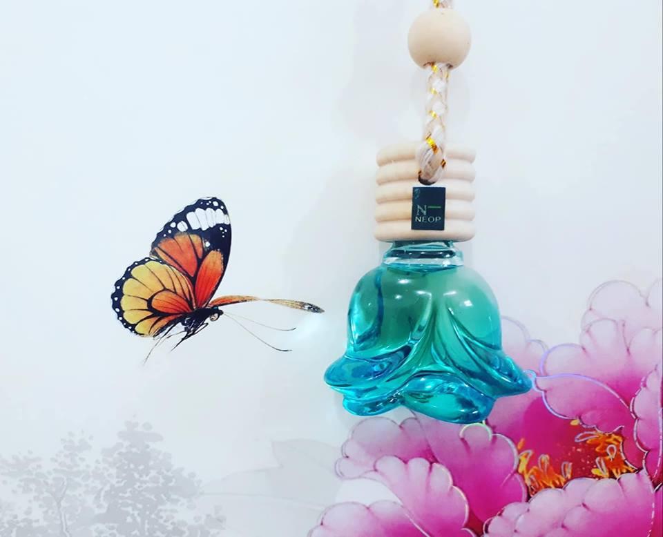 Lọ treo tinh dầu thơm hoa lily neop