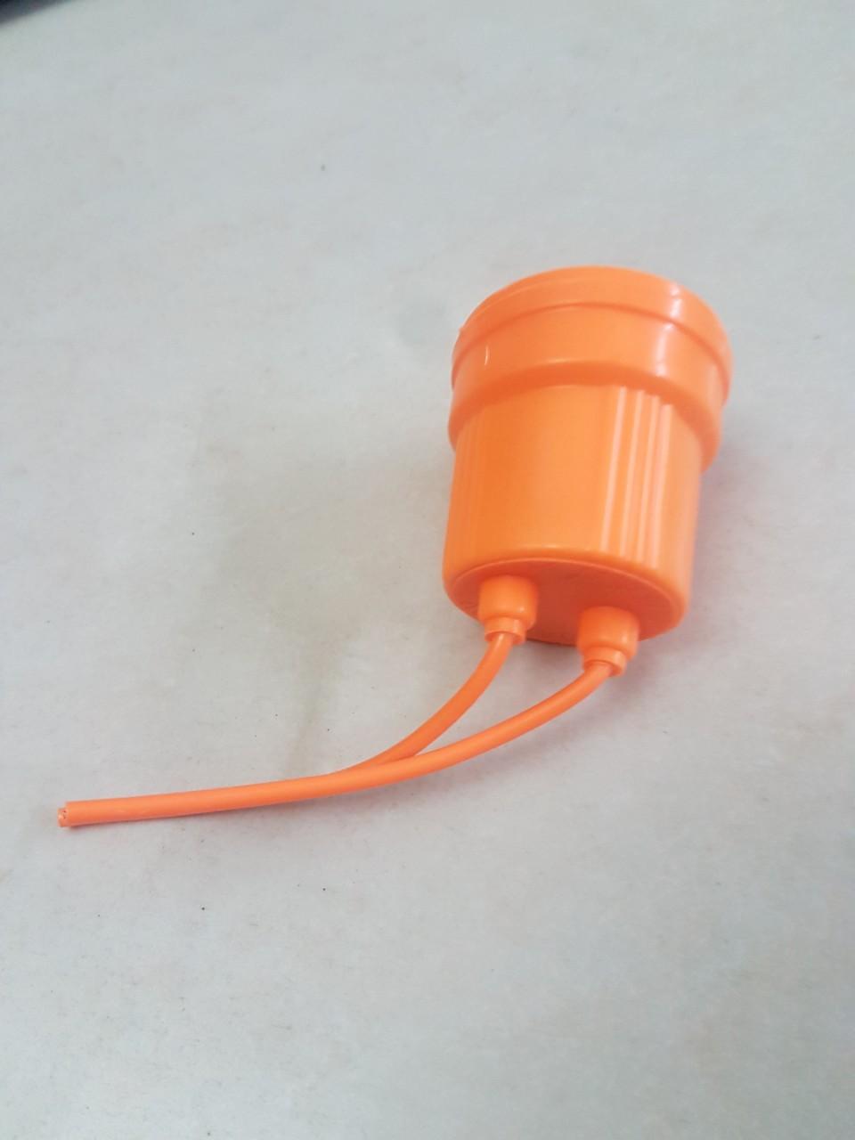 2 chiếc chuôi đèn sứ chịu nhiệt  