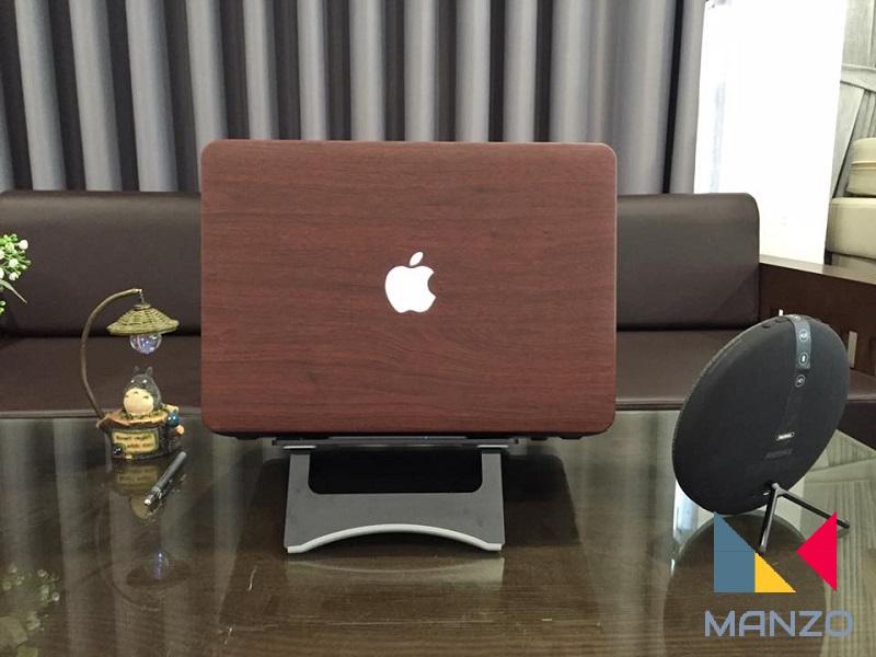 Vỏ ốp lưng Macbook- Case cho Macbook Pro 2016/ 2017 13" Vân Gỗ Manzo