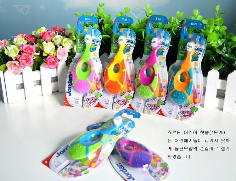 Bàn Chải Jordan Step 1 Dành Cho Bé Từ 0 Đến 2 Tuổi