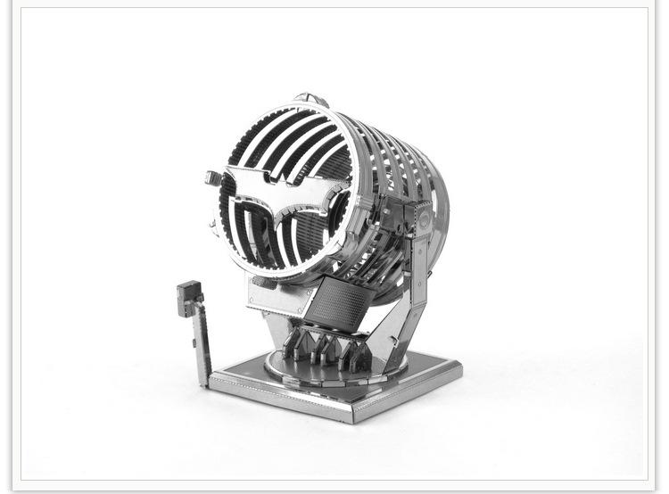 Mô hình 3D bằng thép tự ráp người dơi