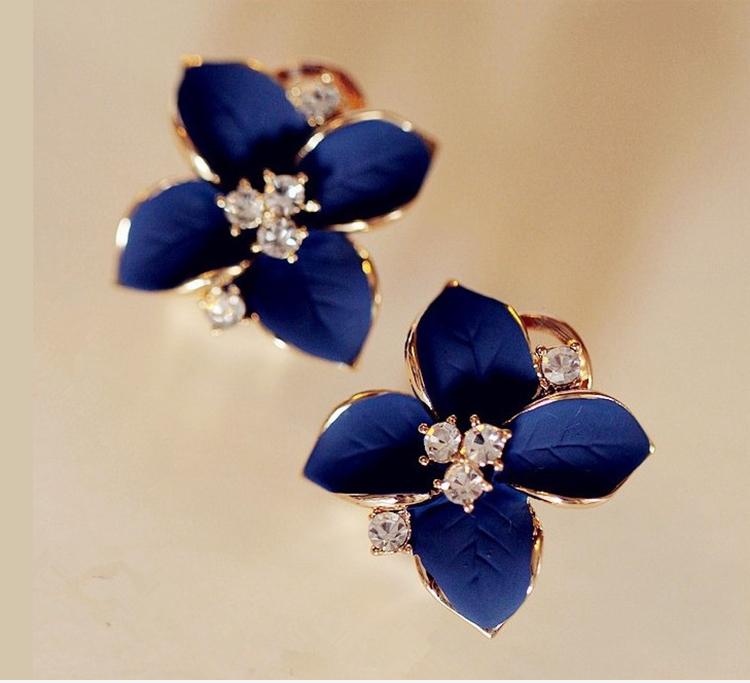 Bông tai nữ hình hoa Camelia 3D đính đá pha lê