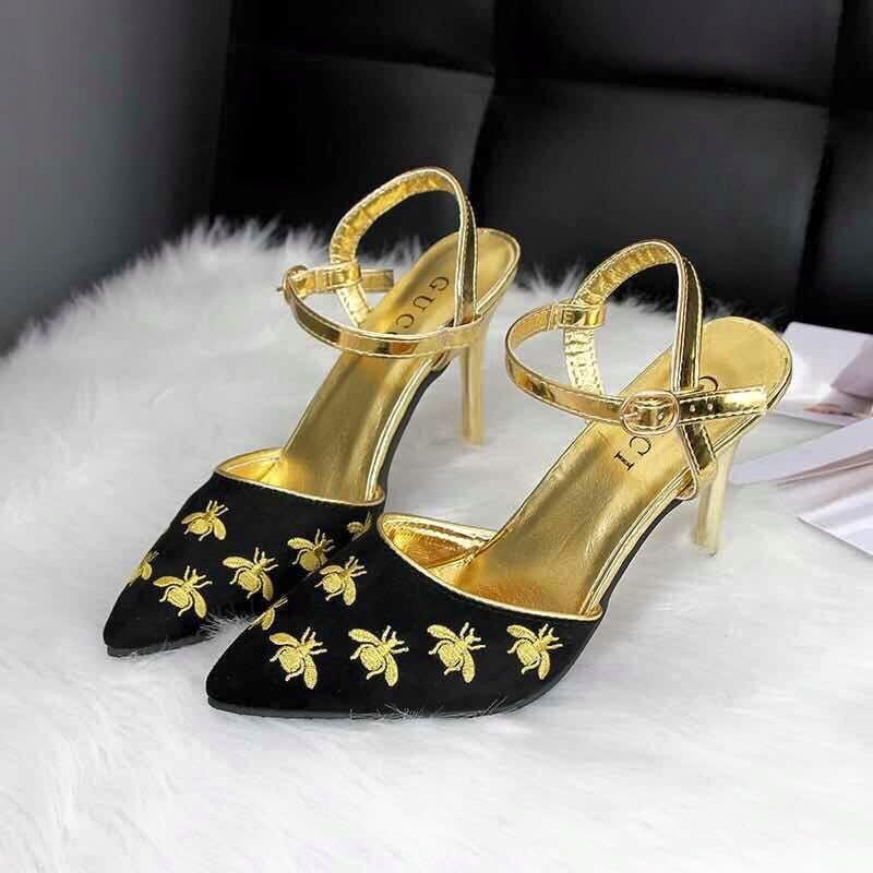 (Miễn phí vận chuyển)Sandal mũi kín thêu ong đế 7p siêu đẹp