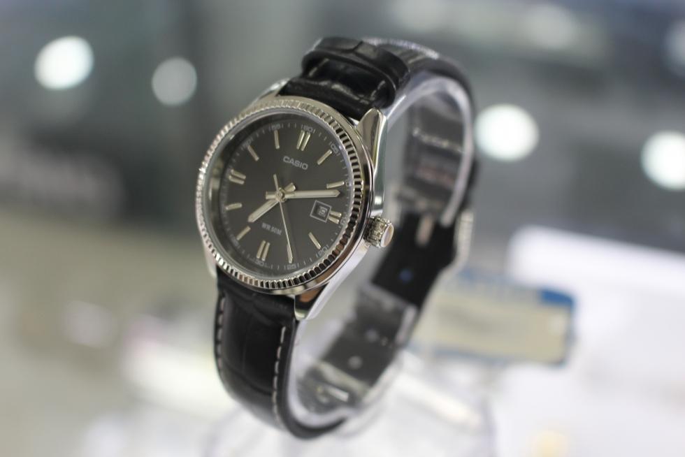 Đồng hồ nữ dây da Casio Anh Khuê LTP-1302L-1AVDF