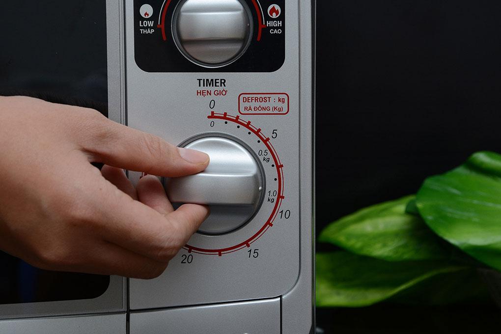Lò vi sóng cơ Sharp R-20A1(S)VN 22L (Bạc)
