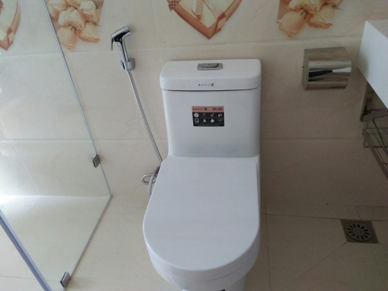 Bàn cầu 1 khối KIBATH (tặng kèm chậu Lavabo)