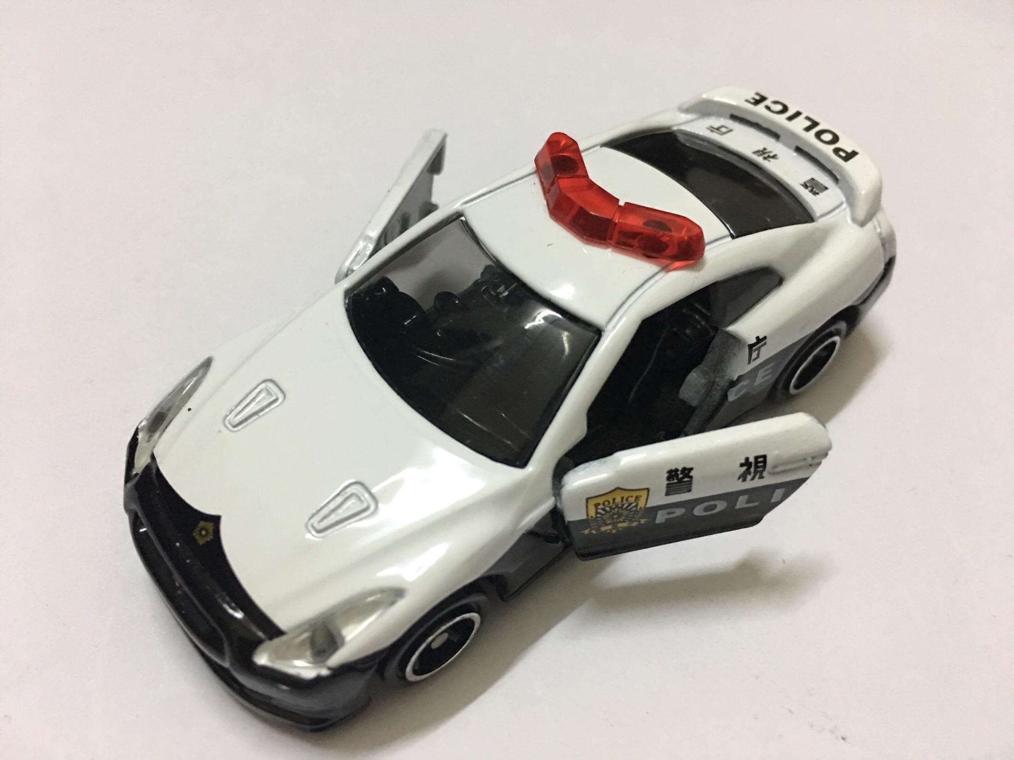 Xe mô hình cảnh sát Tomica Nissan